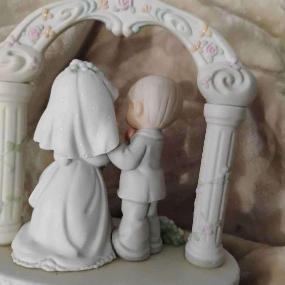 Romantic Wedding Cake Topper Figurine